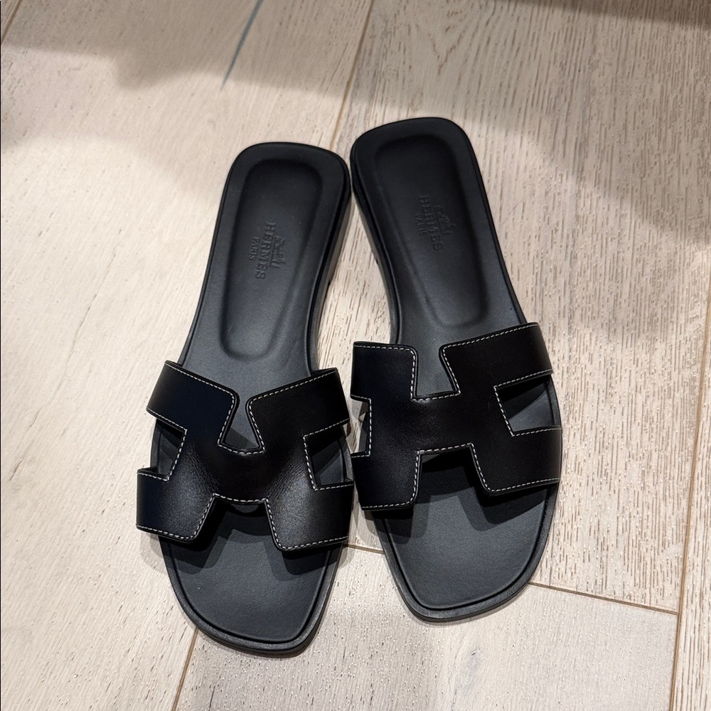 100% AUTHENTIC Hermes Black Women's Slippers 37.5